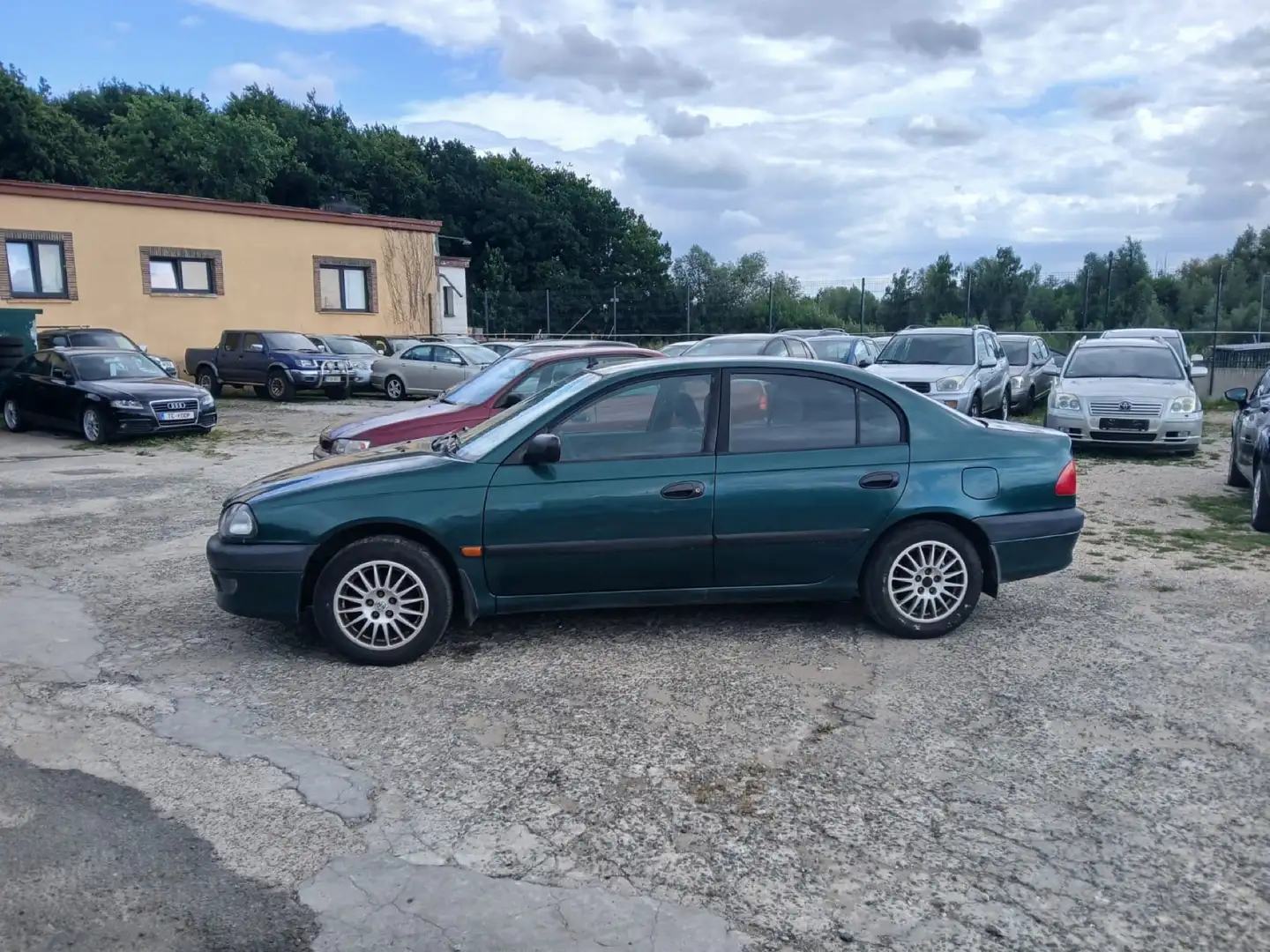 Toyota Avensis 2.0 16v Linea Sol *EXPORT* clean car 0032485905657 Groen - 2