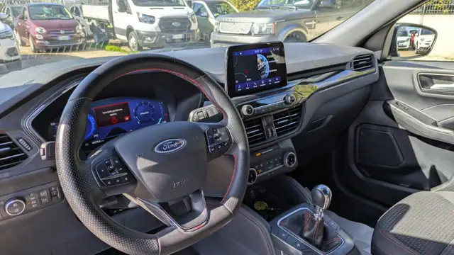 Ford Kuga view 4