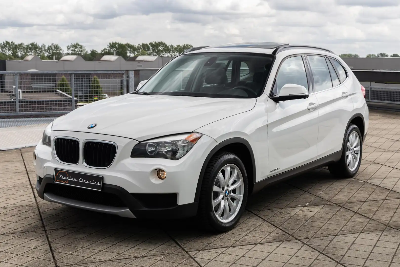 BMW X1 xDrive28i | 124.000KM | Panorama | Heated Seats Weiß - 1