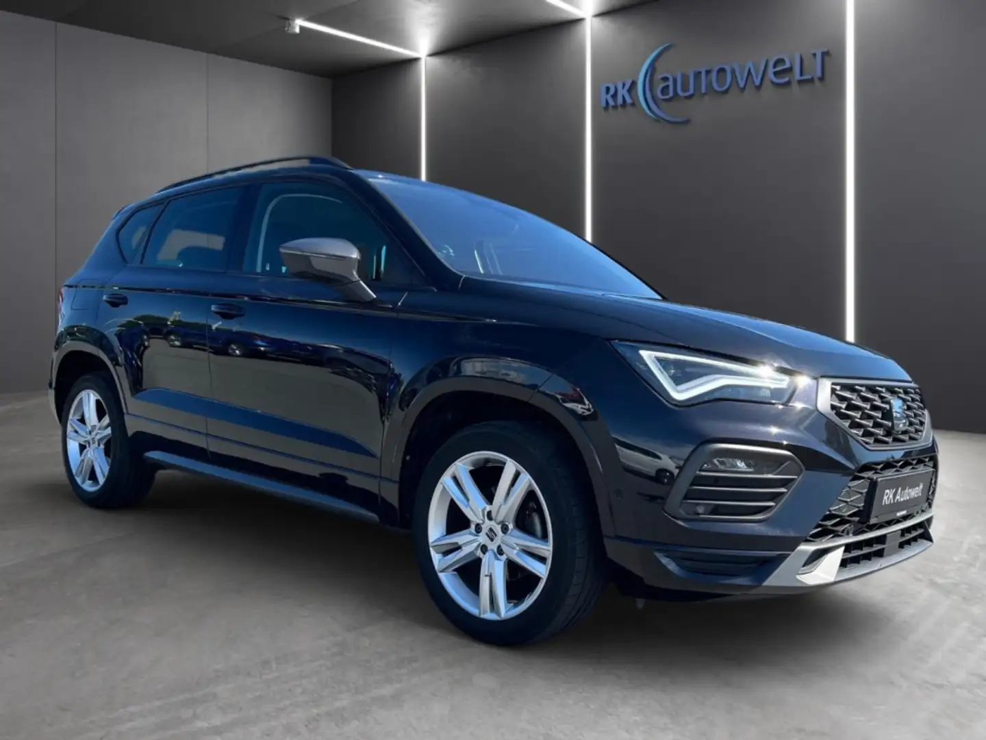 SEAT Ateca FR 1.5 TSI LED Navi Sitzh. AHK el. Heckkl. GJR Black - 2