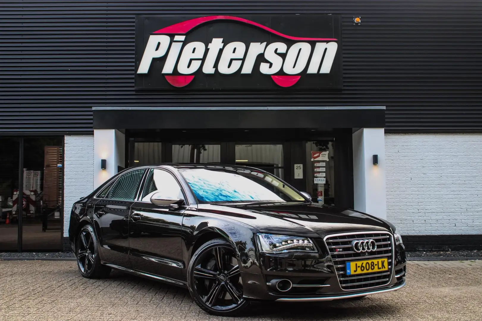 Audi S8 4.0 TFSI Quattro ACC CARBON 360 LUCHTVERING MEMORY Zwart - 1