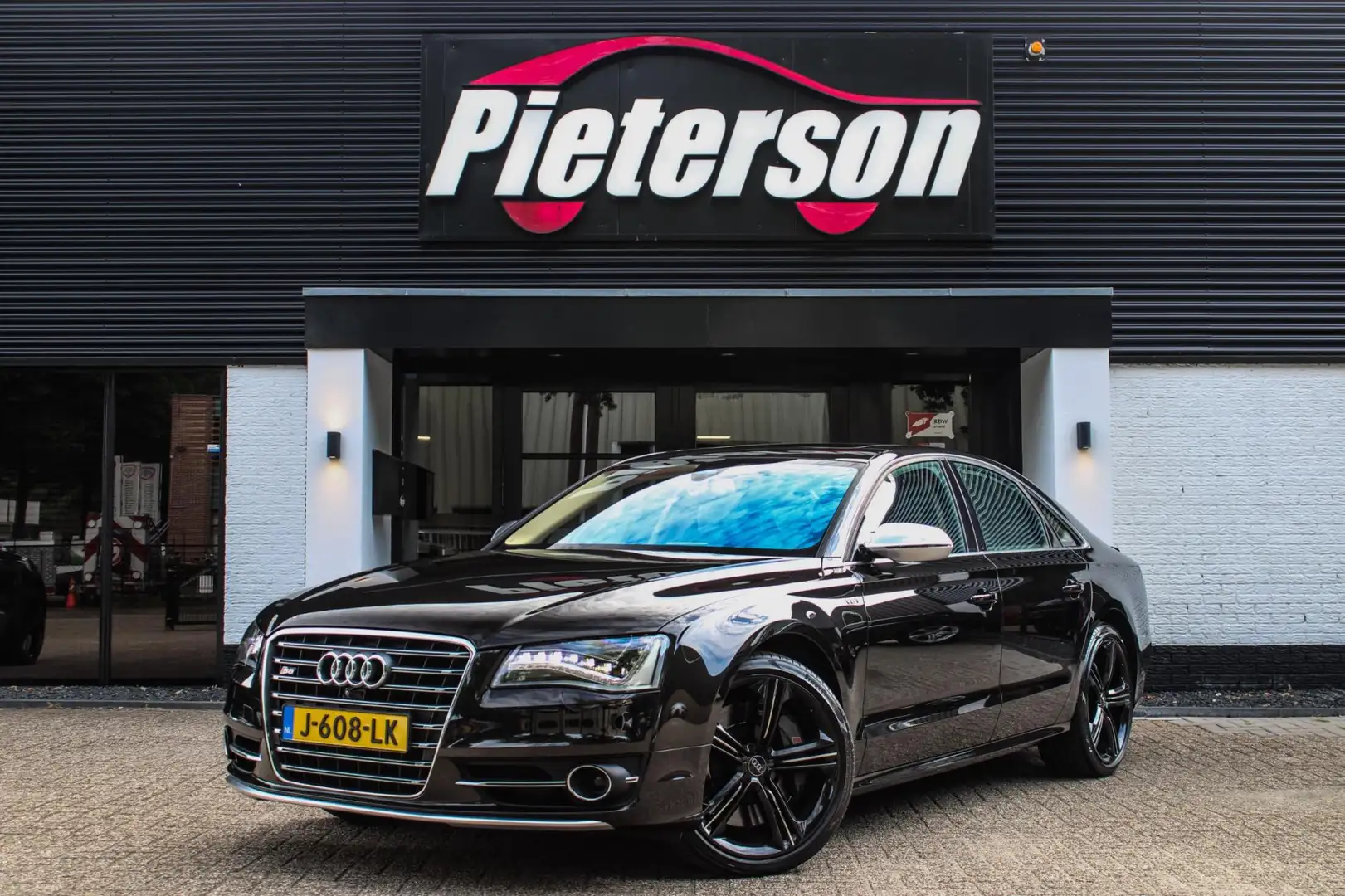 Audi S8 4.0 TFSI Quattro ACC CARBON 360 LUCHTVERING MEMORY Zwart - 2