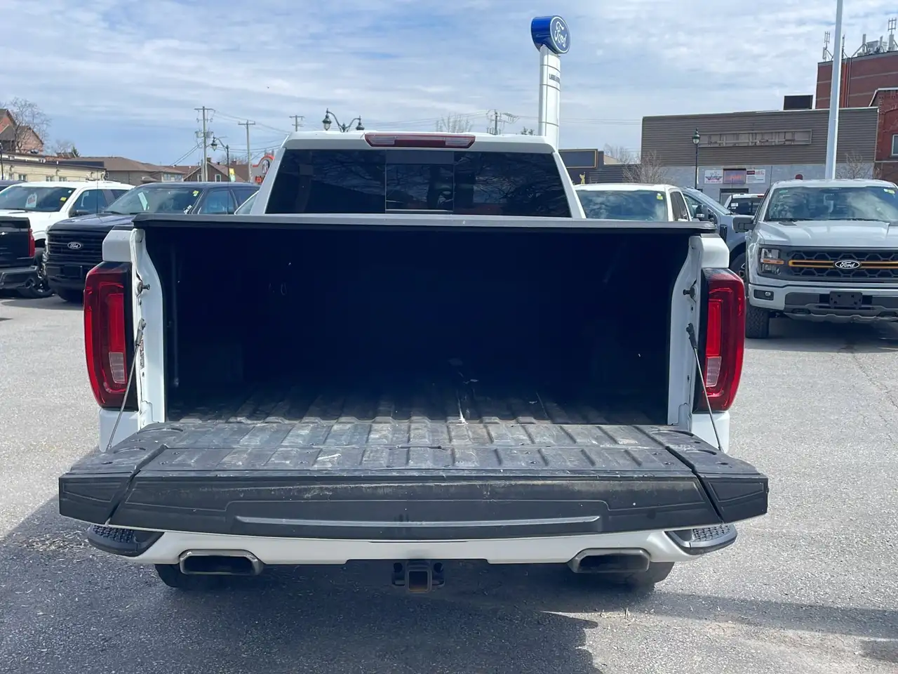 GMC Sierra 1500 снимка GMC Sierra 1500