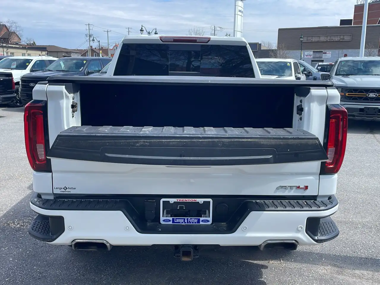 GMC Sierra 1500 снимка GMC Sierra 1500