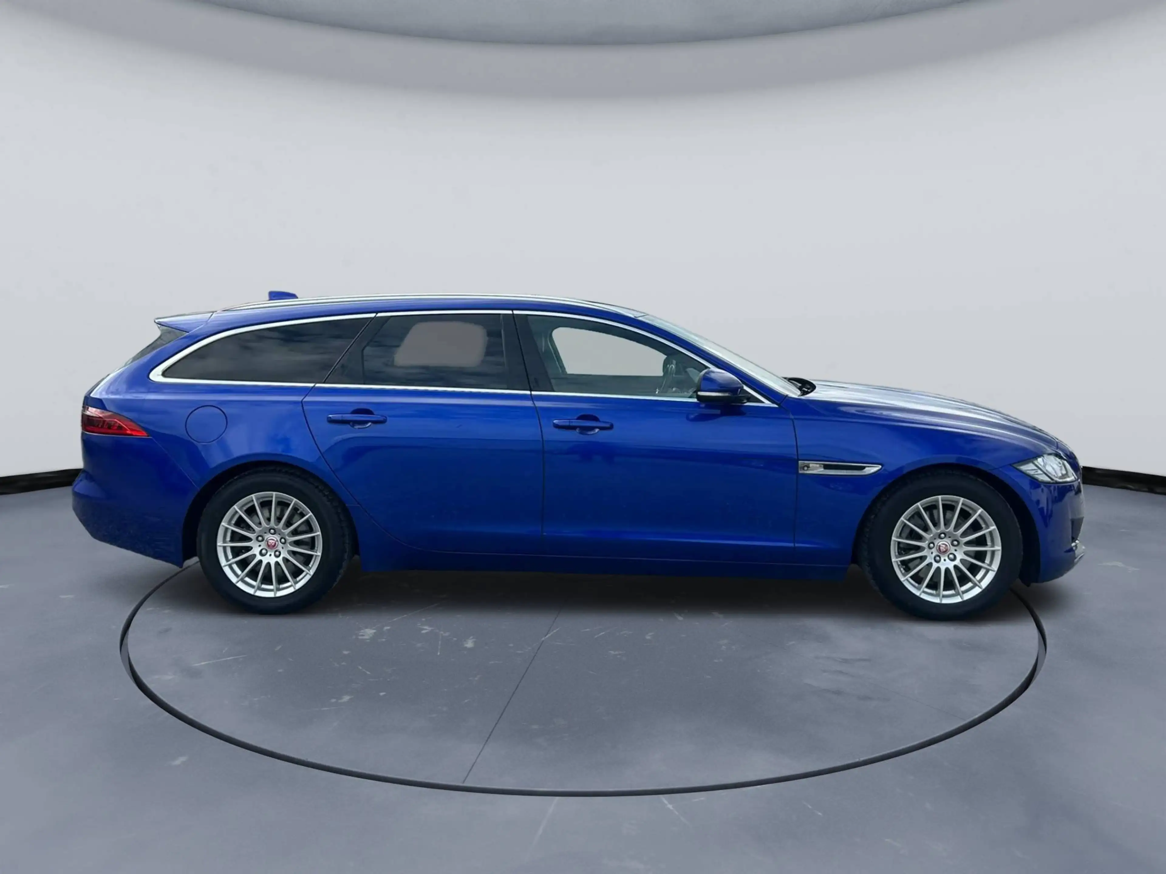 Jaguar XF XF Sportbrake 2.0 D E-Performance Business Garantie — photo 6