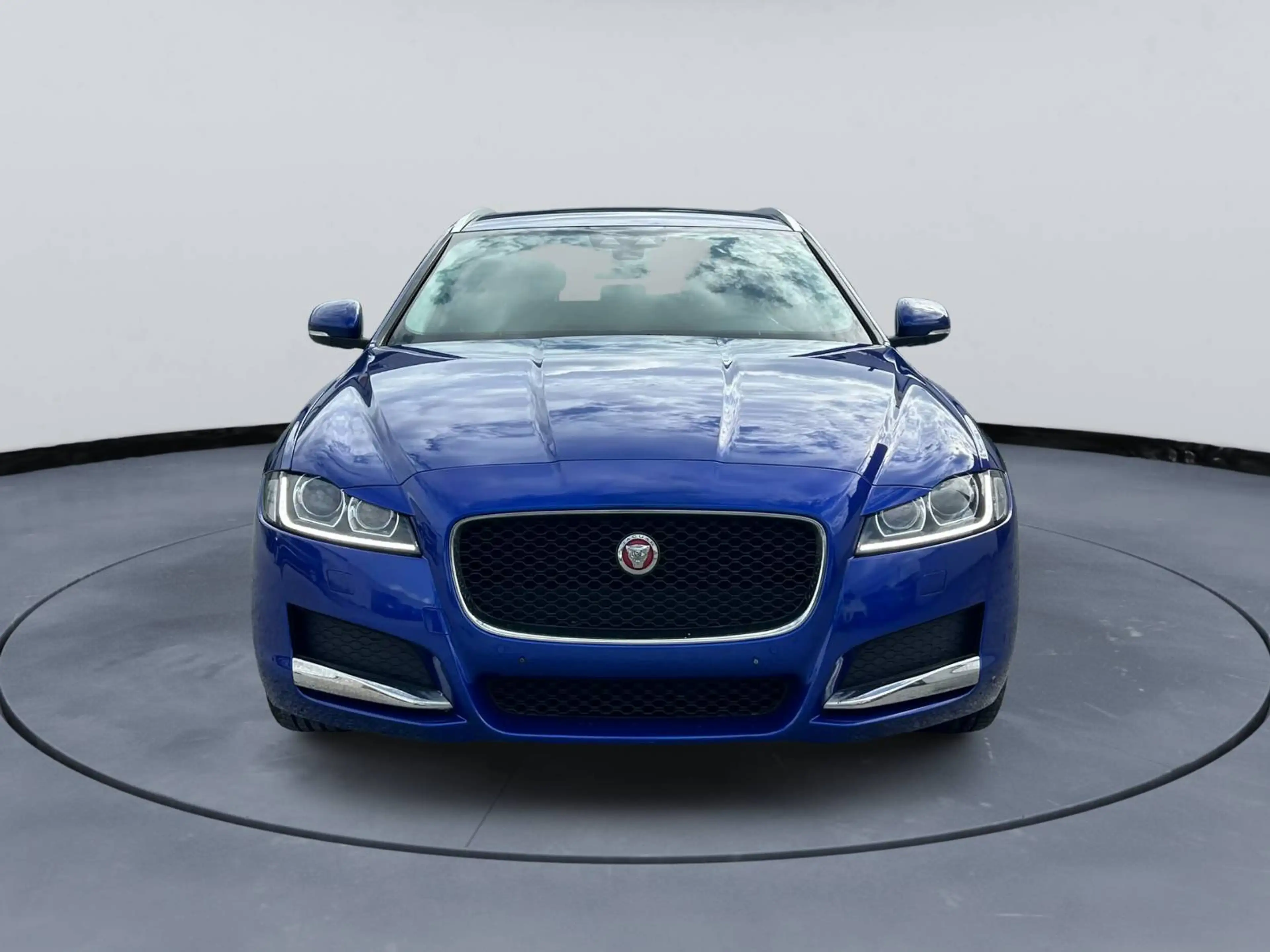 Jaguar XF XF Sportbrake 2.0 D E-Performance Business Garantie — photo 8