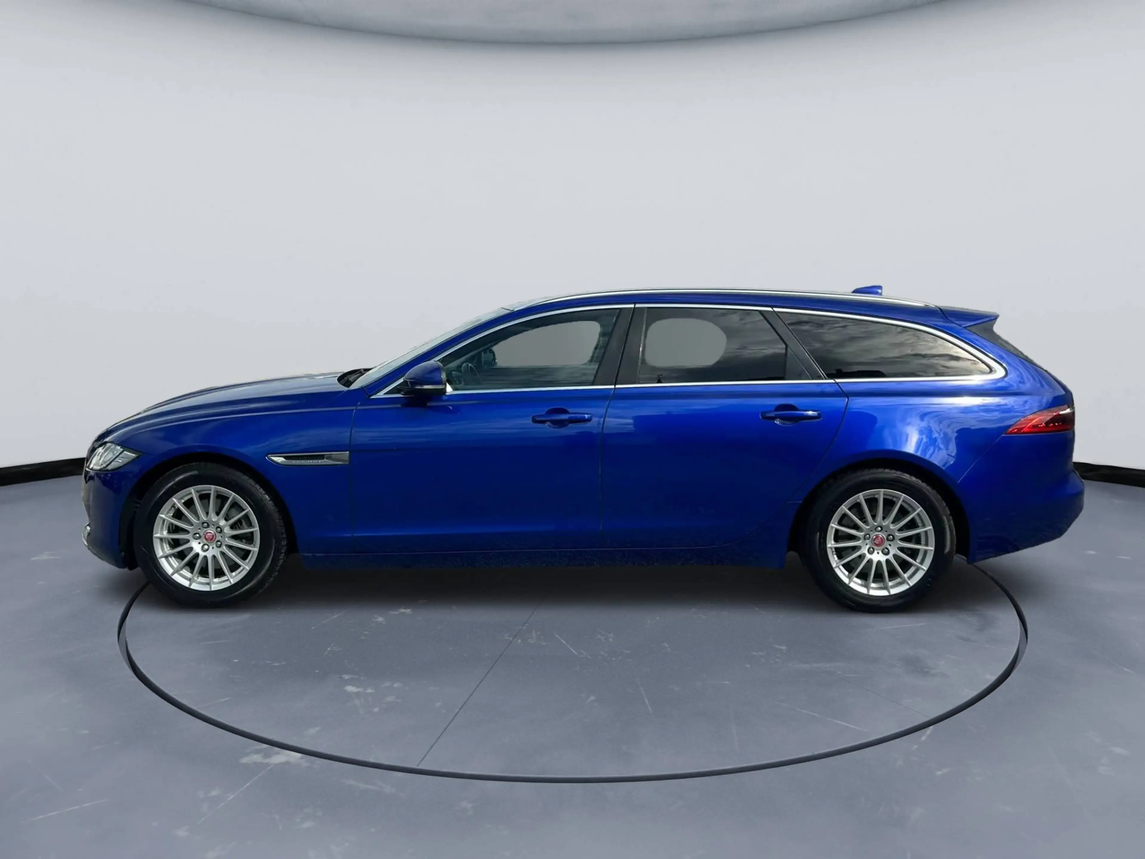 Jaguar XF XF Sportbrake 2.0 D E-Performance Business Garantie — photo 2