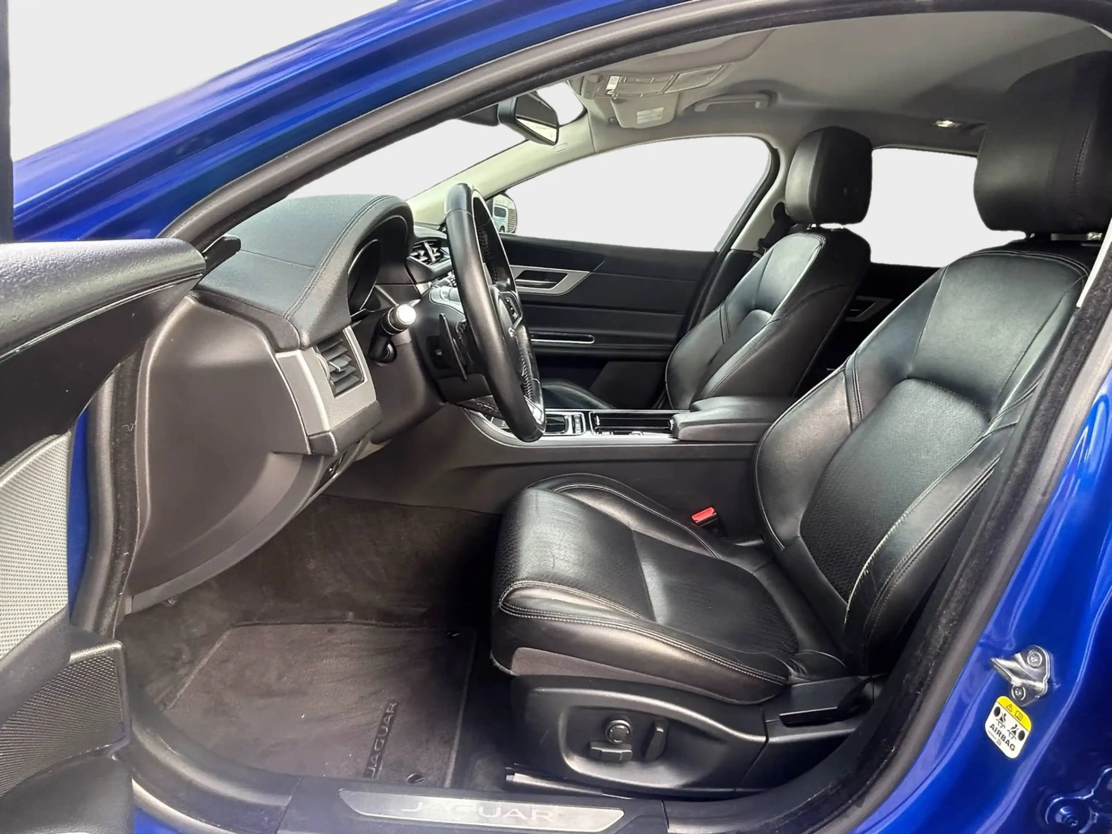 Jaguar XF XF Sportbrake 2.0 D E-Performance Business Garantie — photo 10
