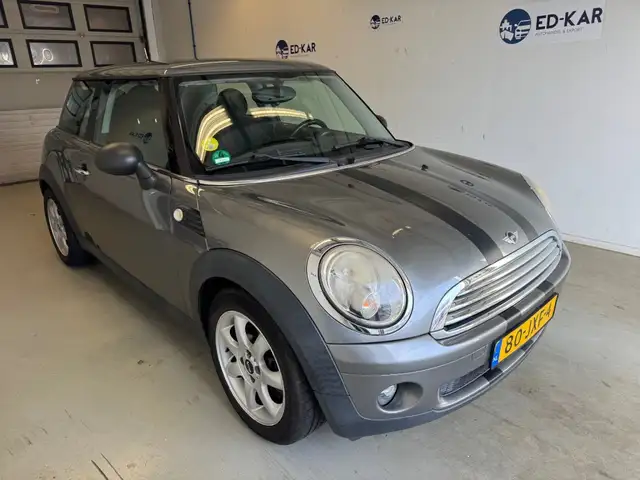 Mini Hatch view 4