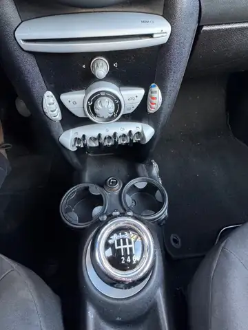Mini Hatch view 11