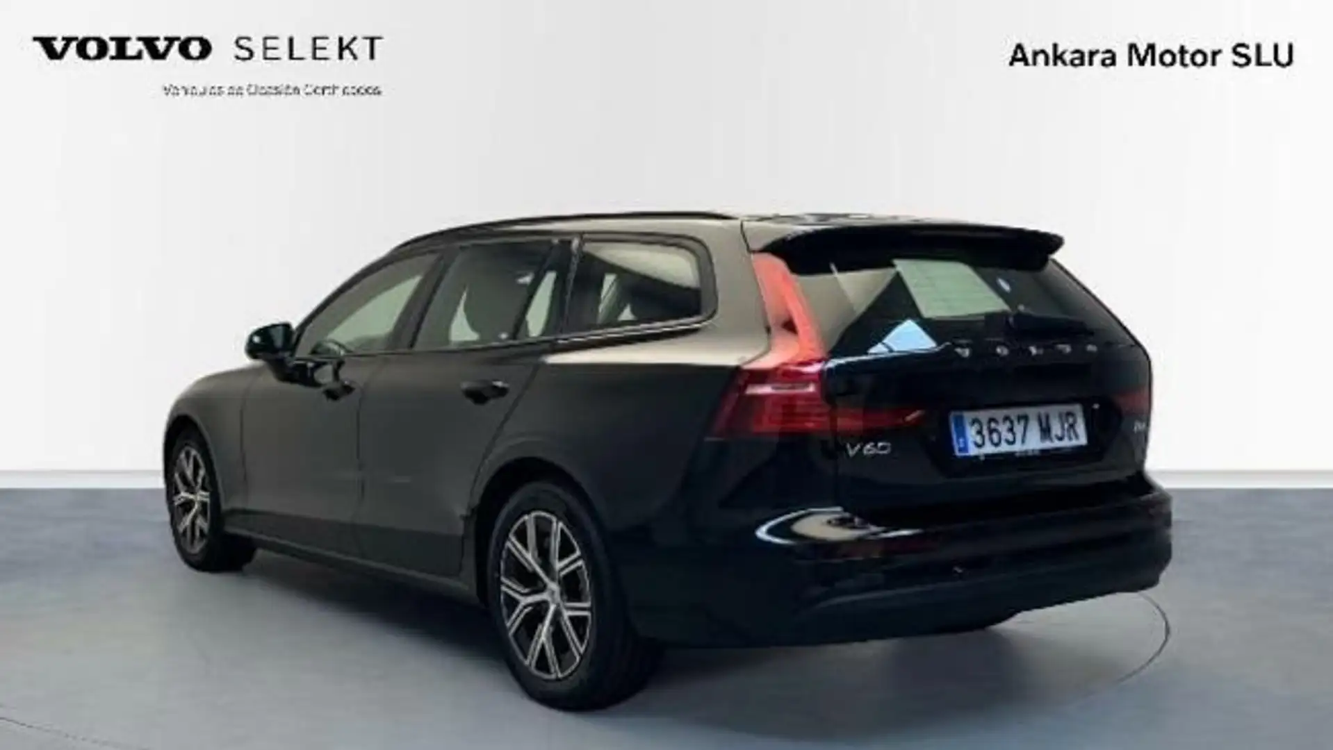 Volvo V60 B4 Essential Aut. Negro - 2