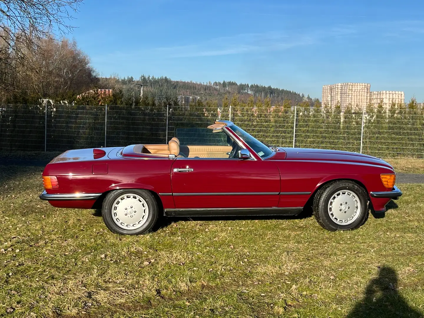 Mercedes-Benz SL 500 560SL R107 Oldtimer mit H-Kennzeichen Kırmızı - 2