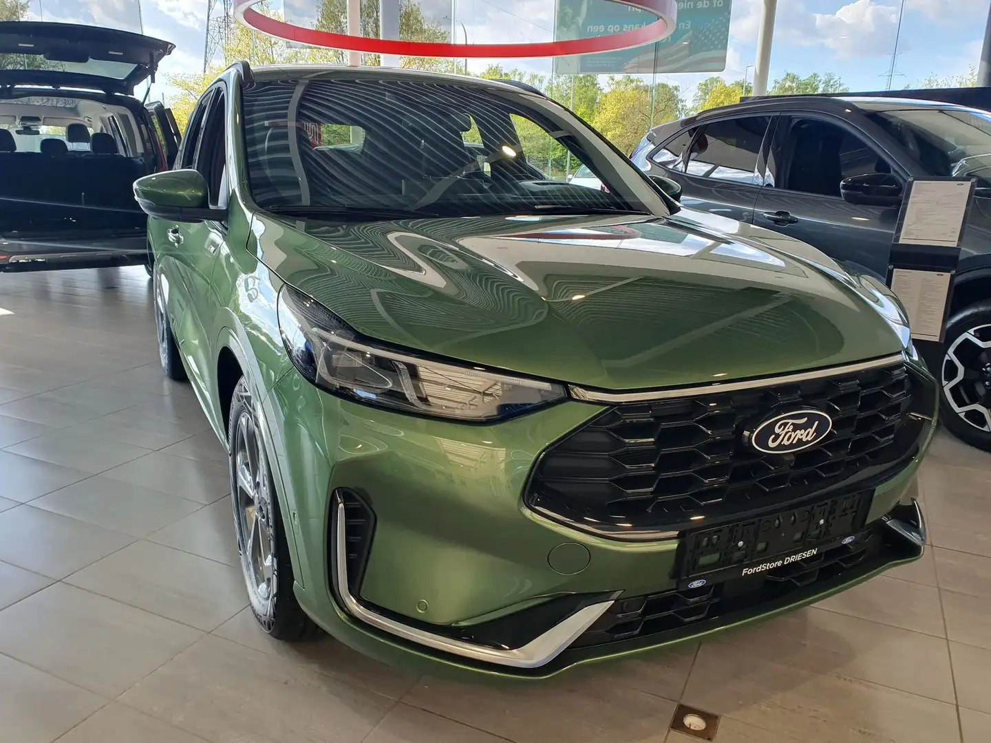 Ford Kuga ST-Line X 2.5i 180pk Vert - 1