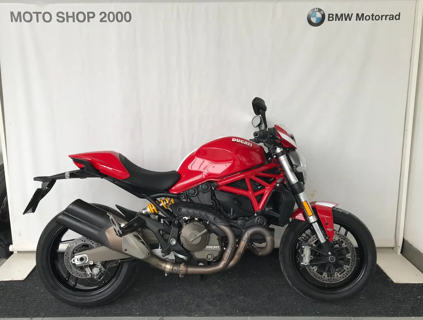 Ducati Monster 821 stripe abs Piros - 1
