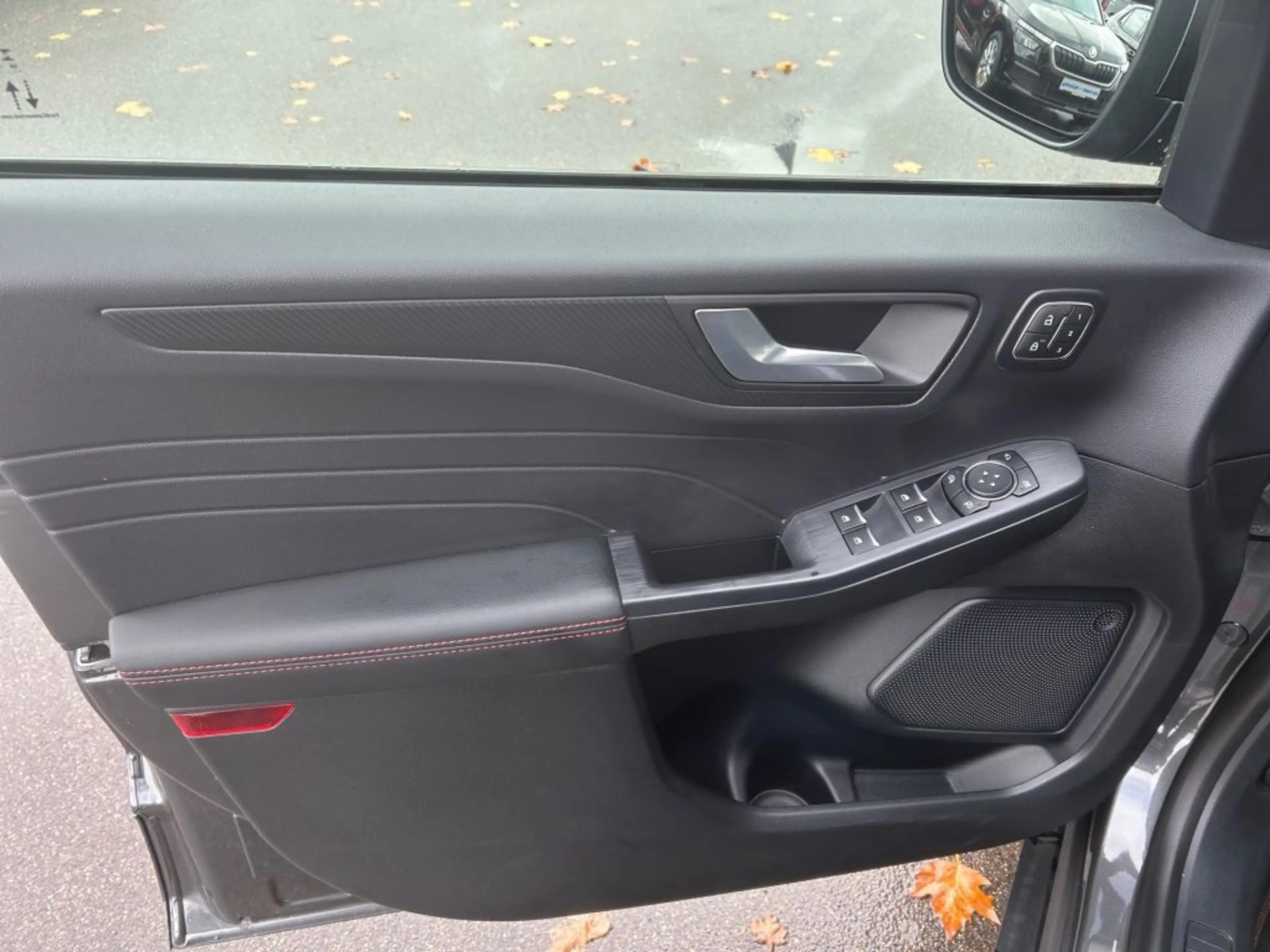 Ford Kuga 2.5 Duratec PHEV ST-LINE X — photo 12