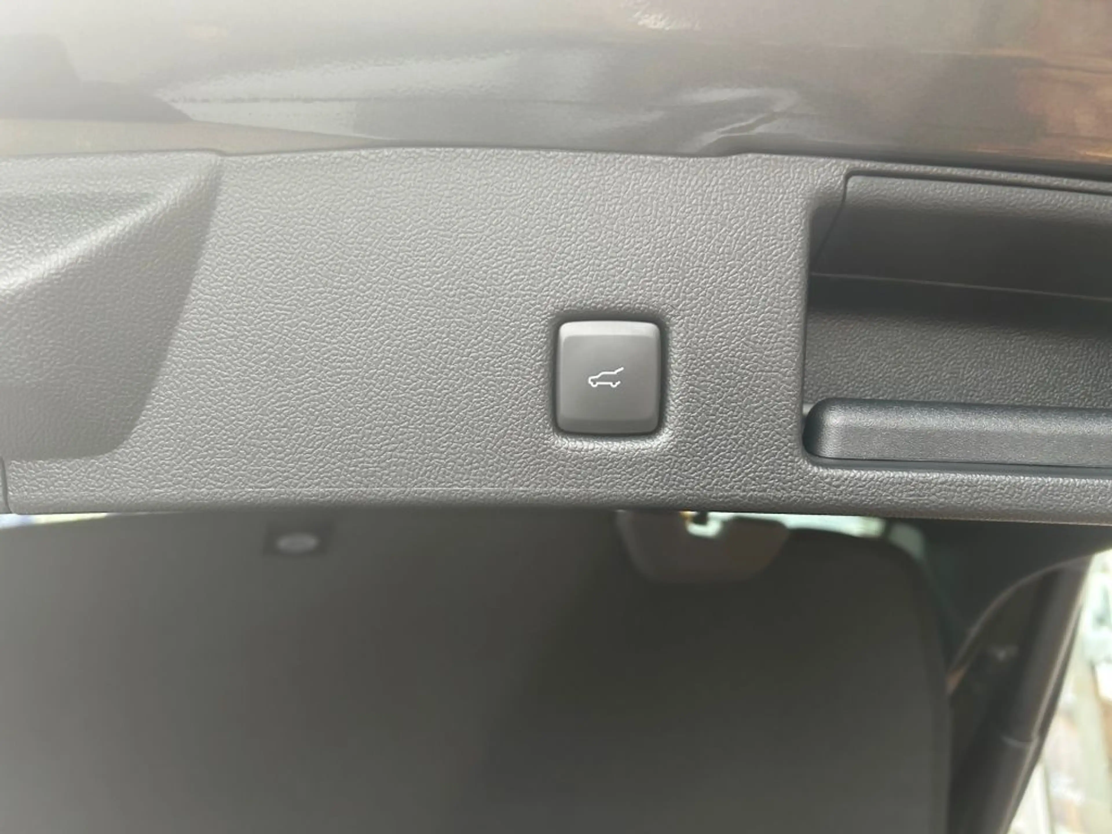 Ford Kuga 2.5 Duratec PHEV ST-LINE X — photo 10