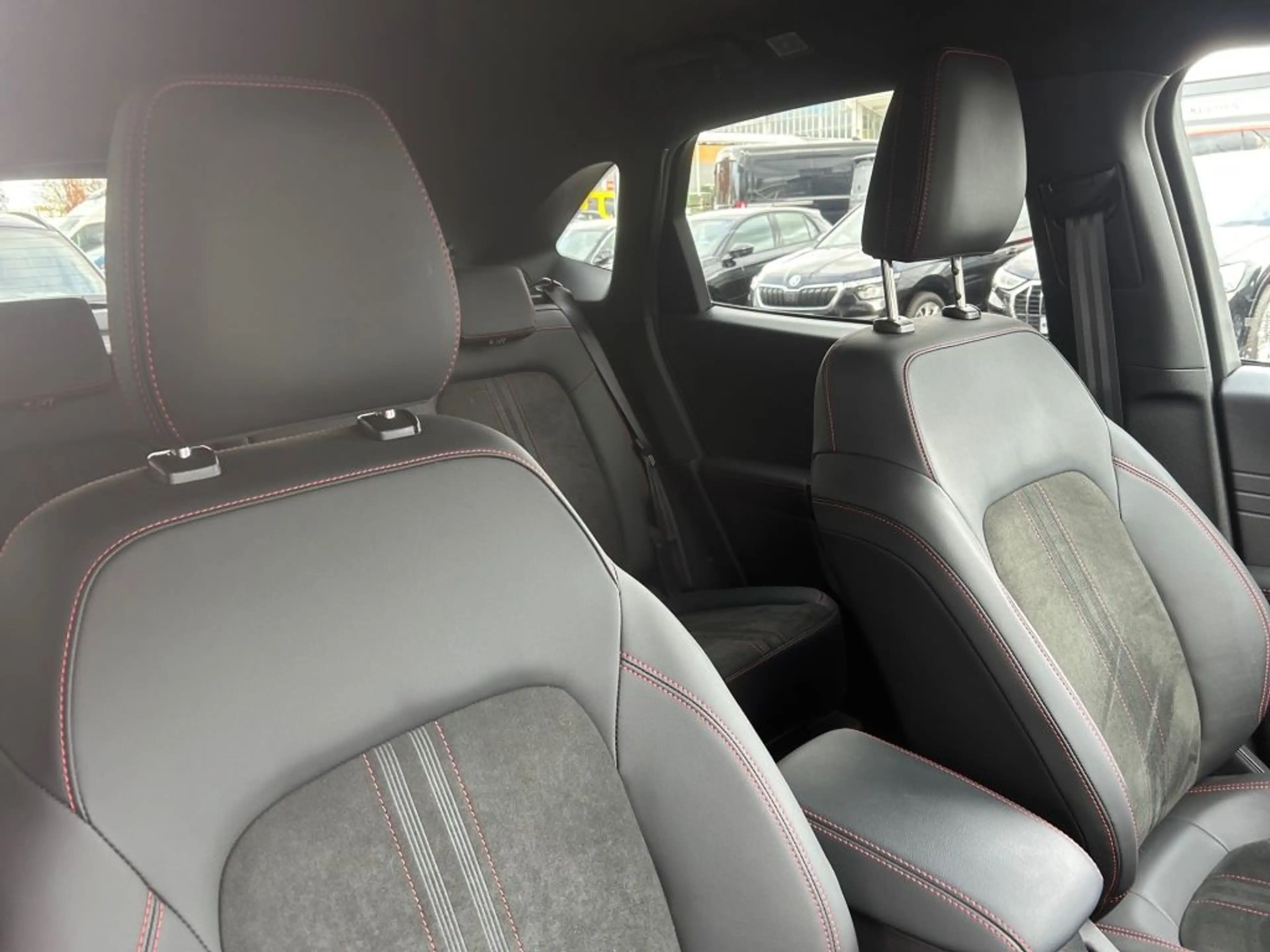 Ford Kuga 2.5 Duratec PHEV ST-LINE X — photo 21