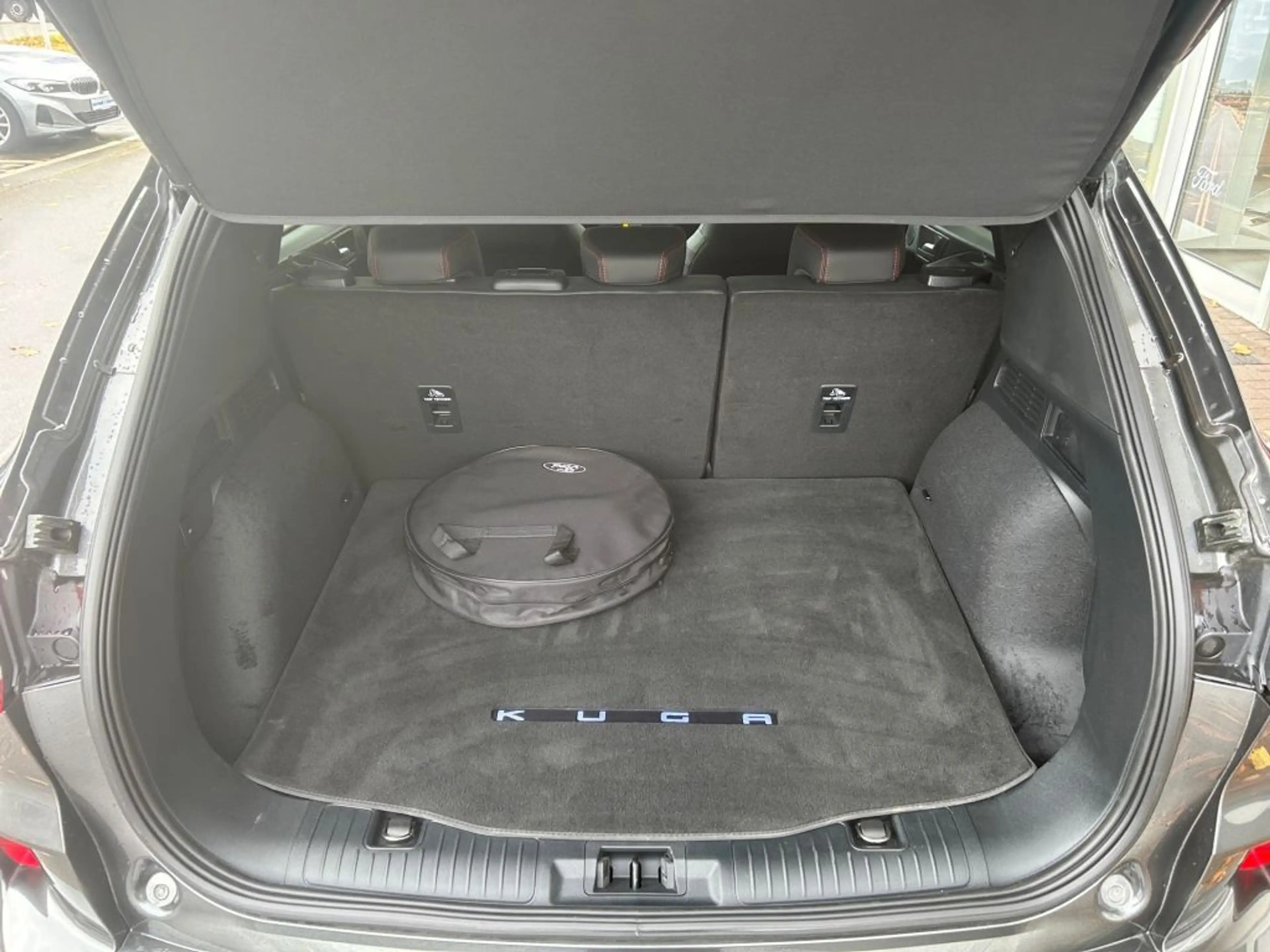 Ford Kuga 2.5 Duratec PHEV ST-LINE X — photo 9