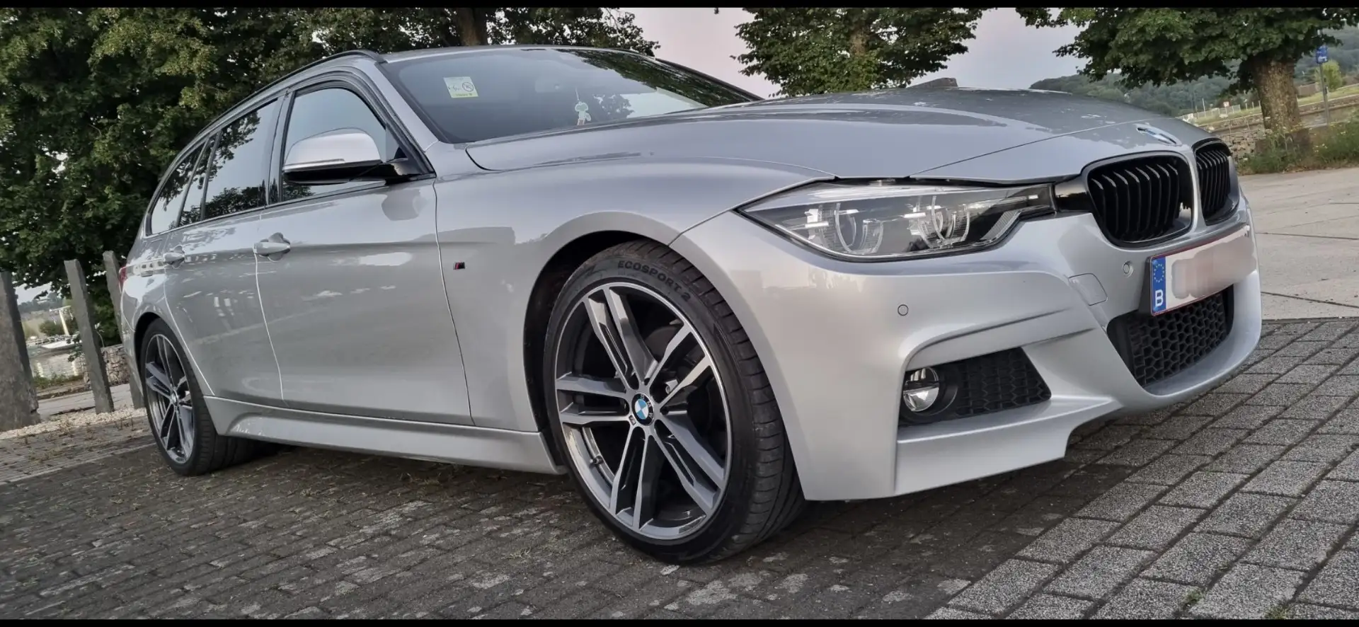 BMW 318 Touring Pack M - 1