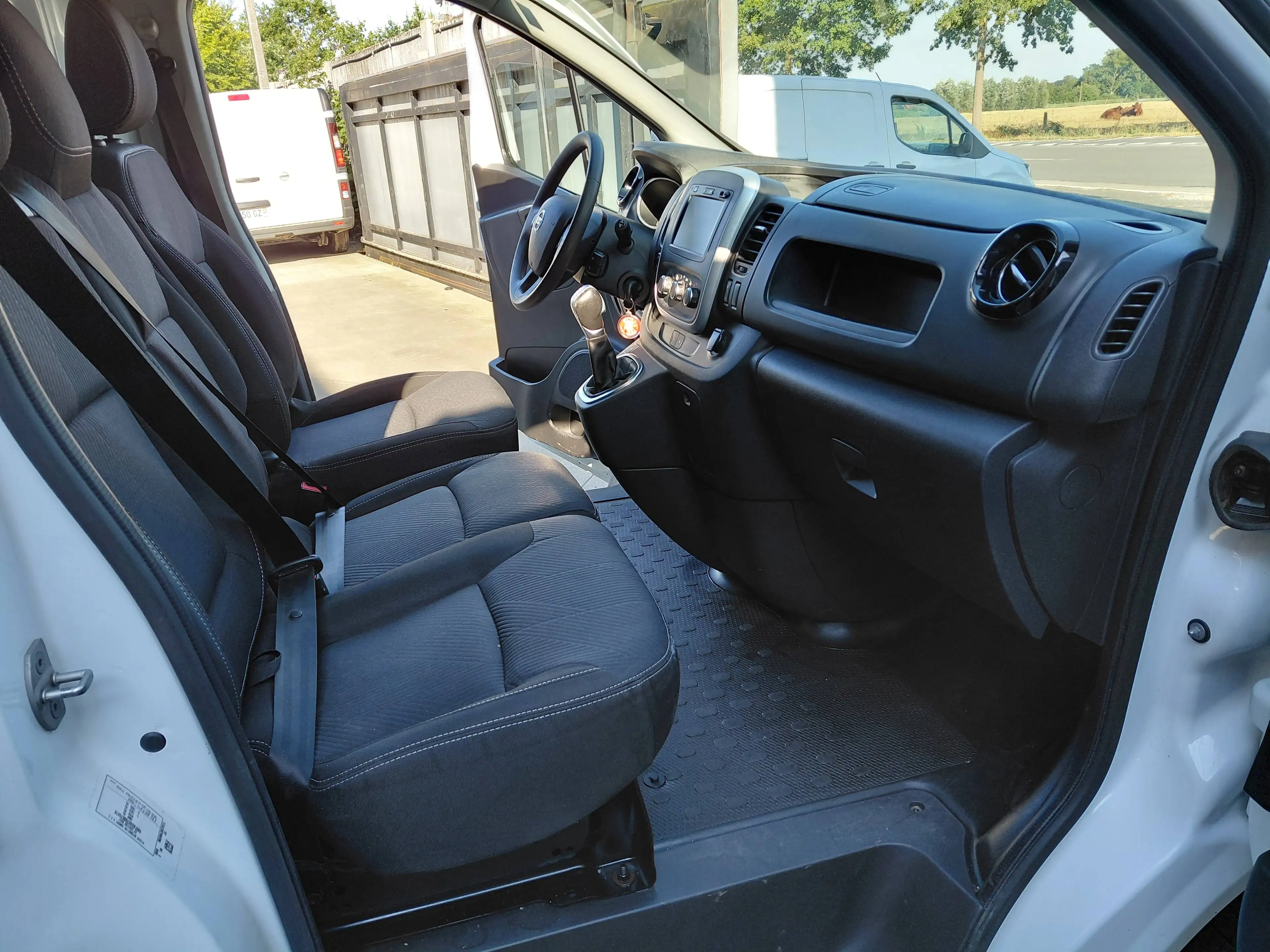 Nissan Primastar 34500 km, automaat, 1 jaar garantie — photo 7