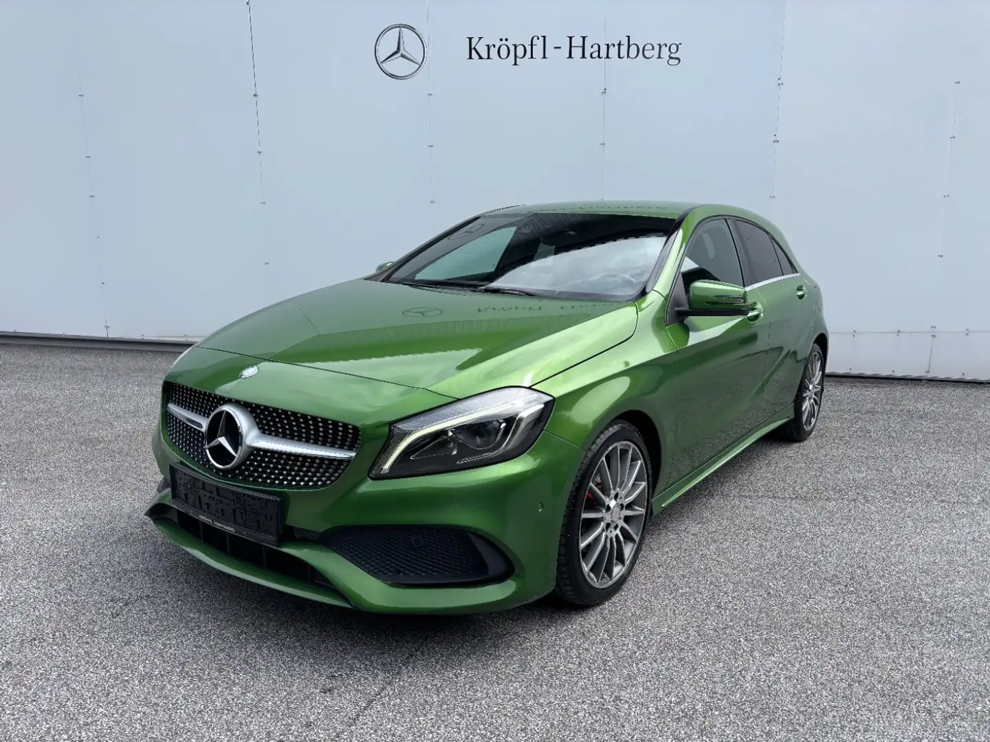 Mercedes-Benz A 180 d AMG Line AMG RKam Shz LED Sportpaket Groen - 2
