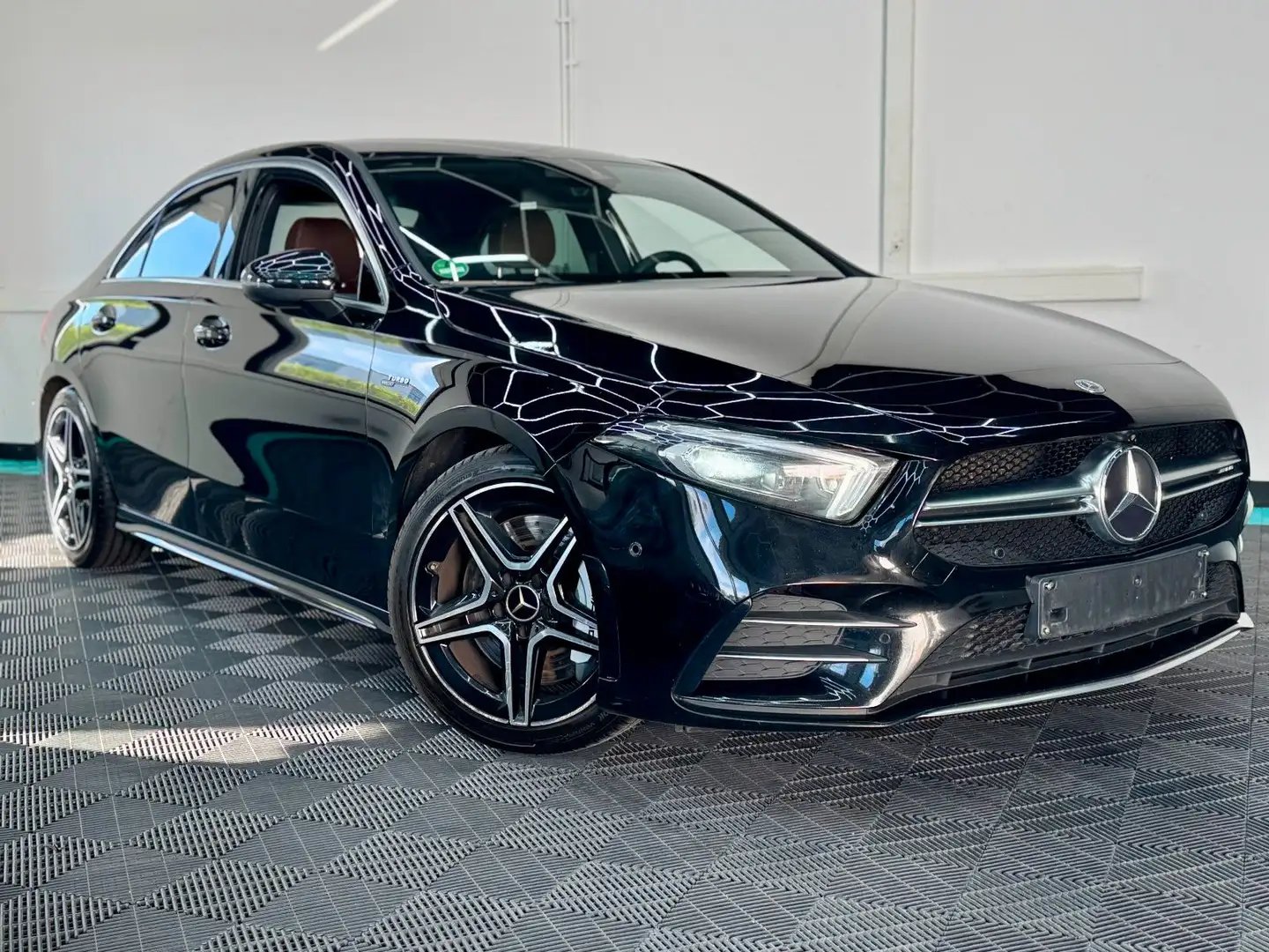 Mercedes-Benz A 35 AMG 4Matic LIM. LED/HUD/RFK/19%MWST Schwarz - 2