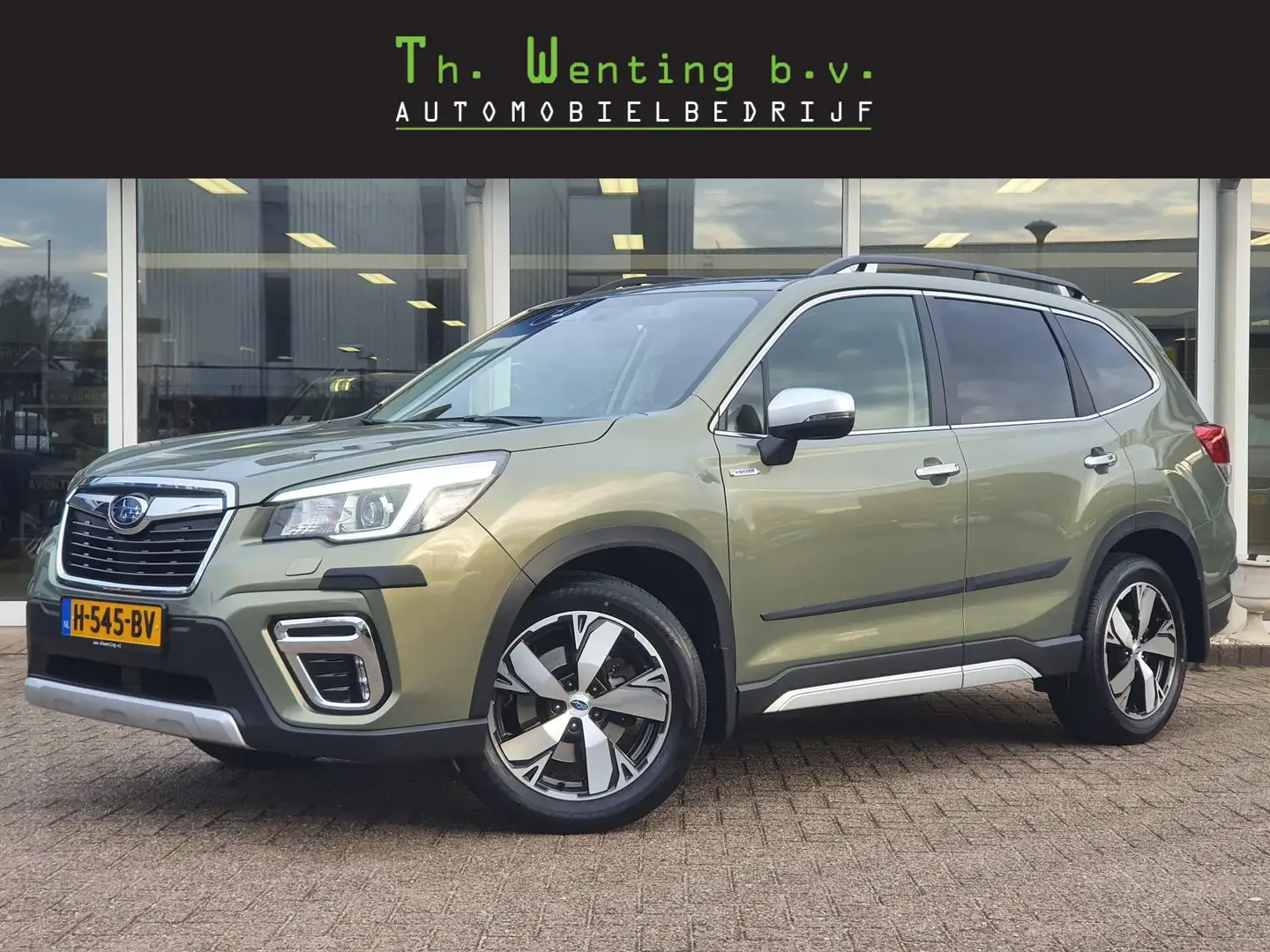 Subaru Forester 2.0i e-BOXER First Edition Zielony - 1