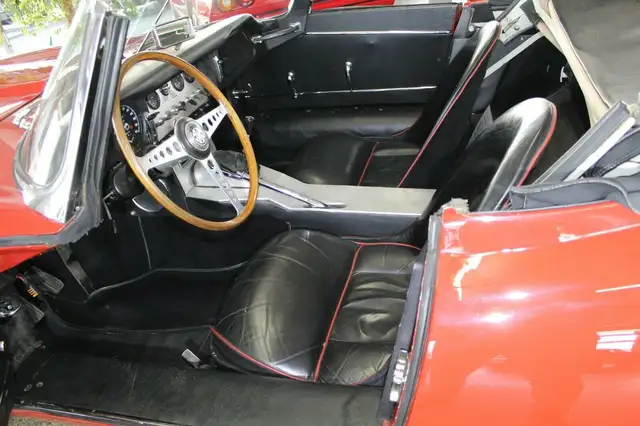Jaguar E-Type view 10