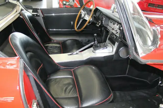 Jaguar E-Type view 12