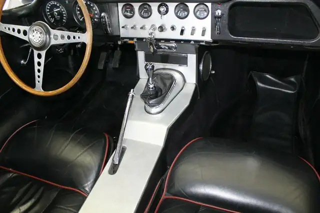 Jaguar E-Type view 13