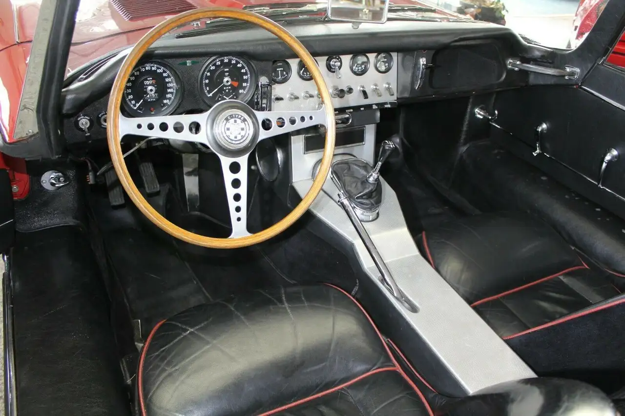 Jaguar E-Type S1 OTS 3.8 - matching nr. -restauriert, foto 11