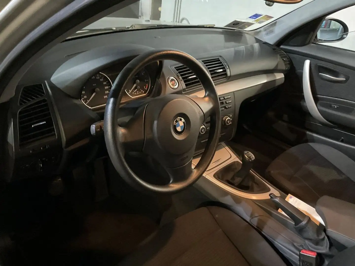 BMW 116 116i+5p+Attiva+122cv Argento - 1