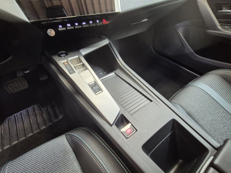 Peugeot 408 1.2Hybride 136pk Allure automaat — photo 13
