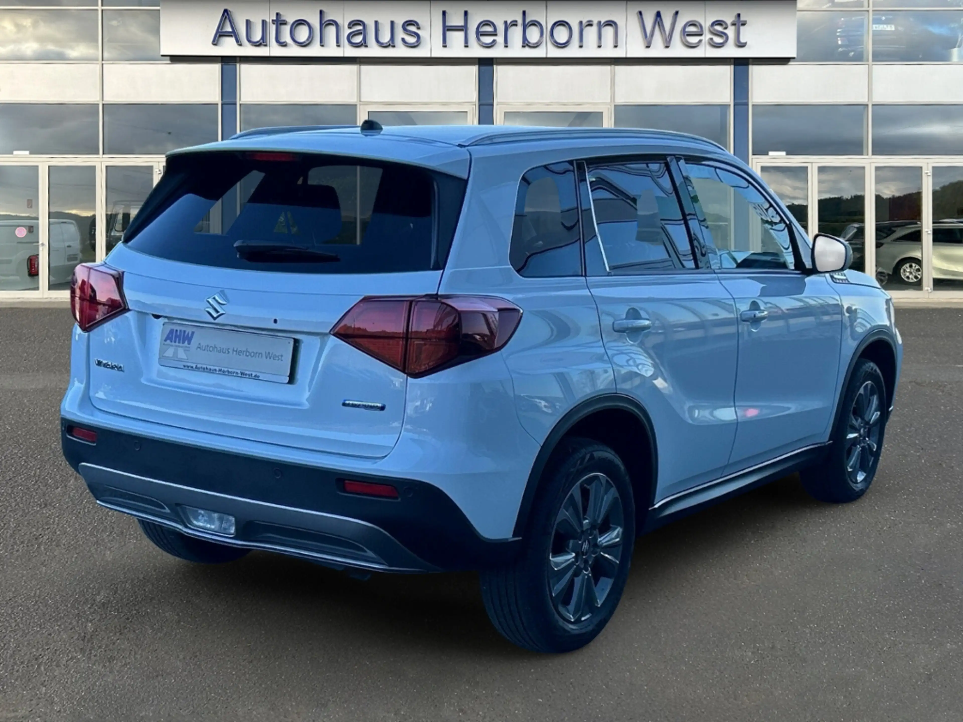 Suzuki Vitara 1.4GL+ Mild Hybrid 48V Allgrip LED Navi RFK LM 17 — photo 3