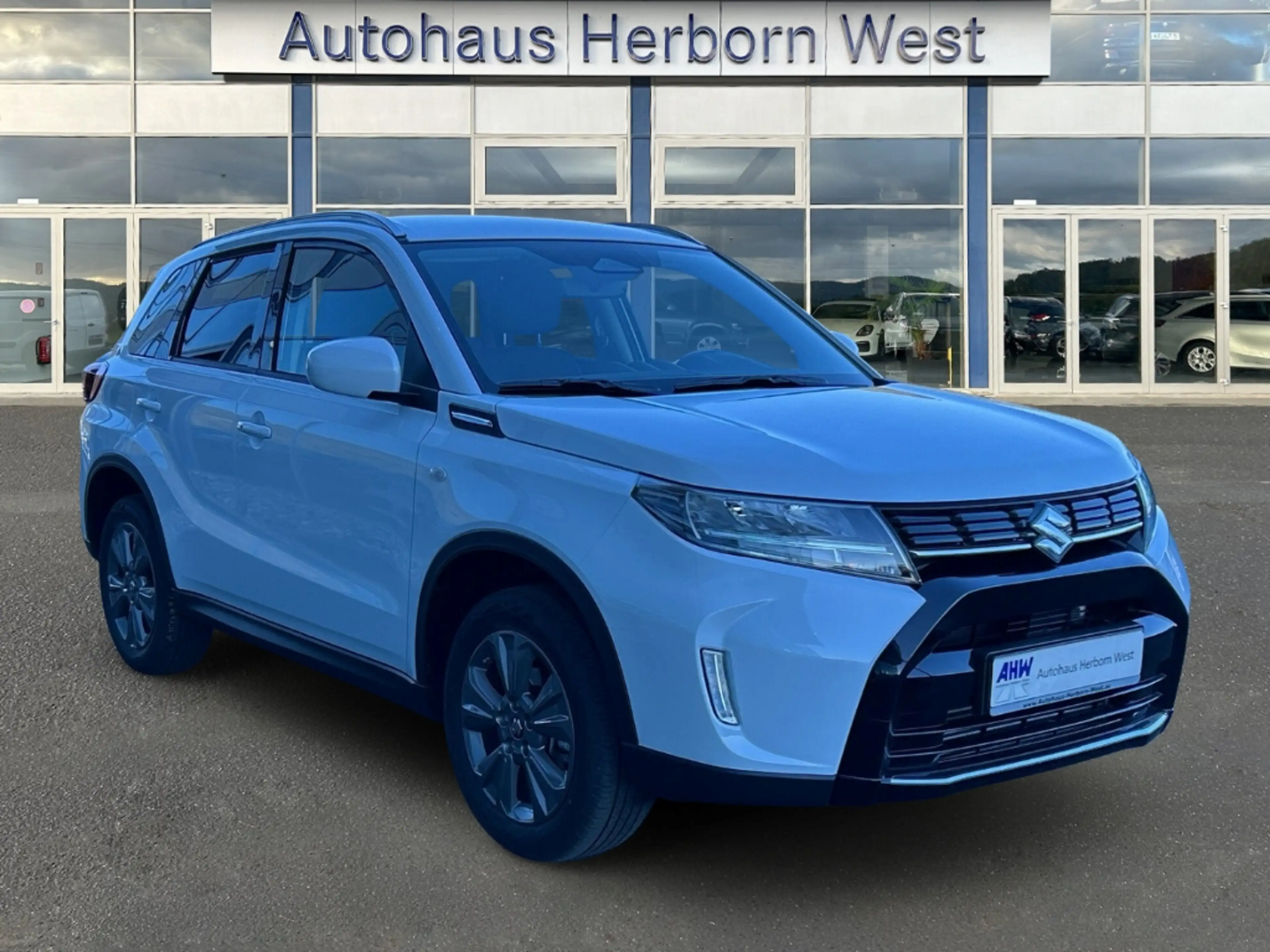 Suzuki Vitara 1.4GL+ Mild Hybrid 48V Allgrip LED Navi RFK LM 17 — photo 2