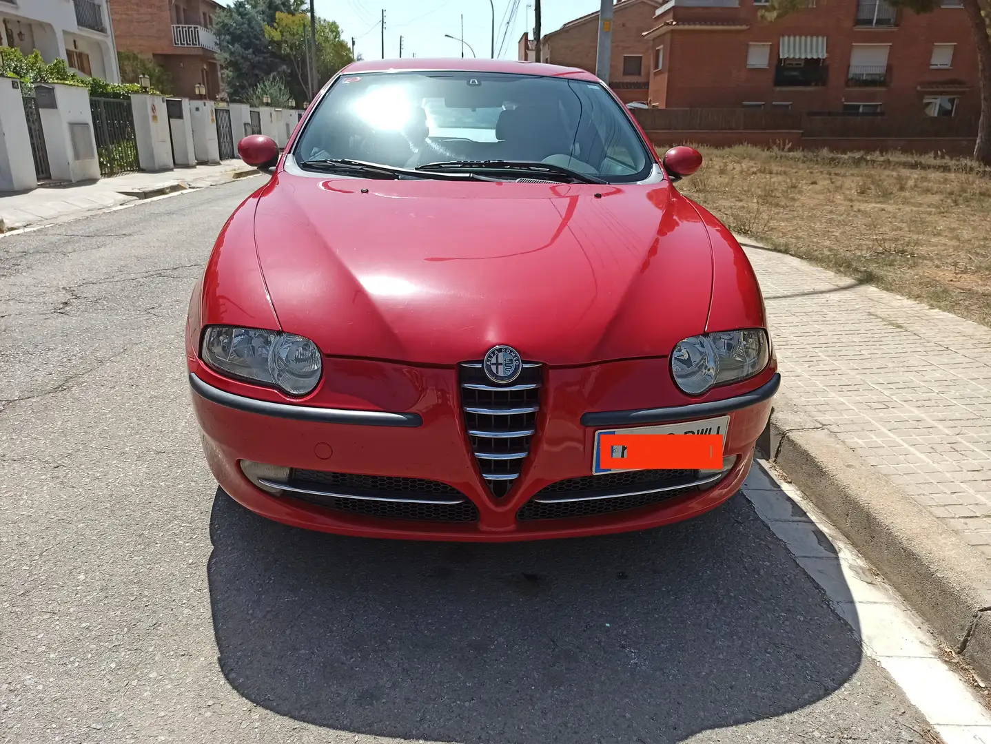 Alfa Romeo 147 1.9 JTD Distinctive Rojo - 2