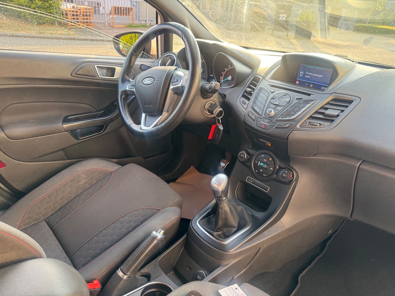 Ford Fiesta 1.0 EcoBoost ST Line Led, Navigatie, Cruise — photo 14