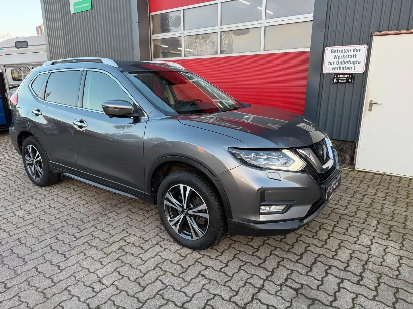 Nissan X-Trail N-Connecta Grau - 2