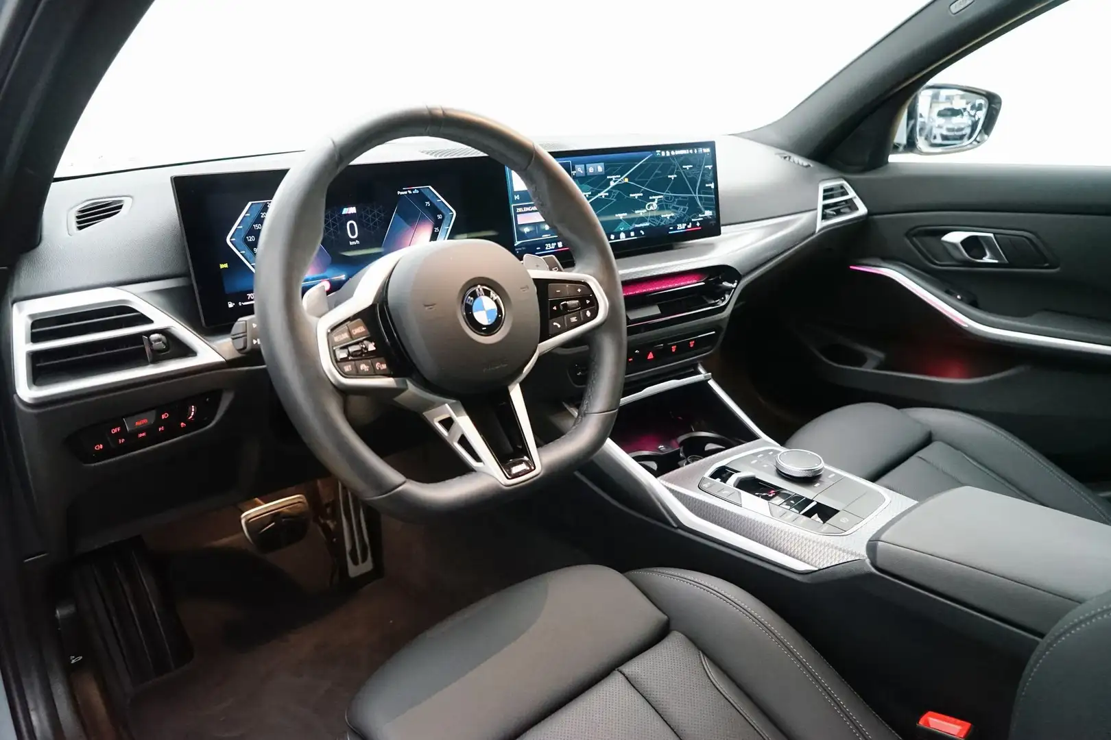 BMW 320 d Touring [M Sport, AHK, ACC, RFK, SHZ] Grijs - 2