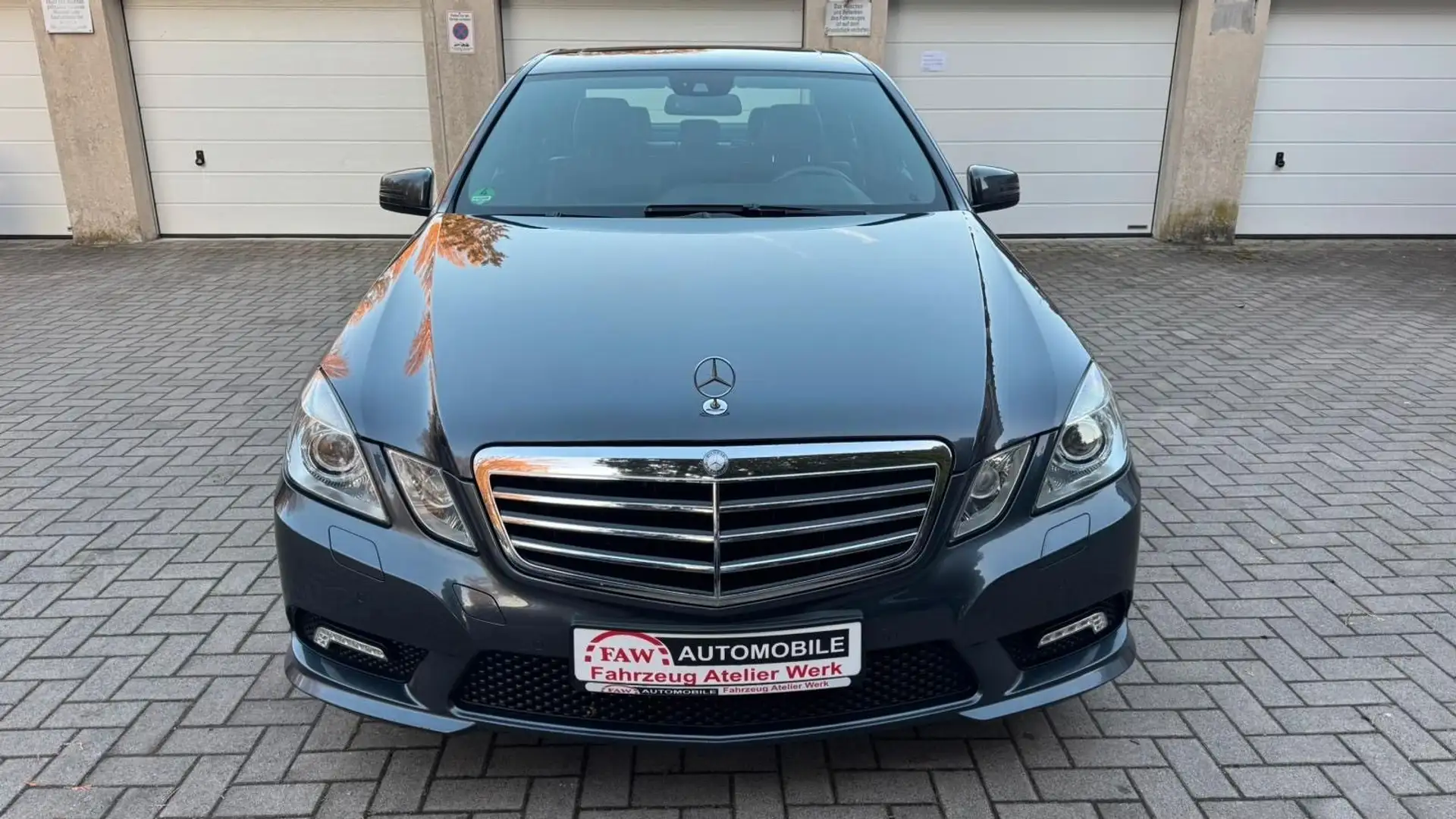 Mercedes-Benz E 250 E Limousine CGI BlueEfficiency/AMG-Line Gris - 1