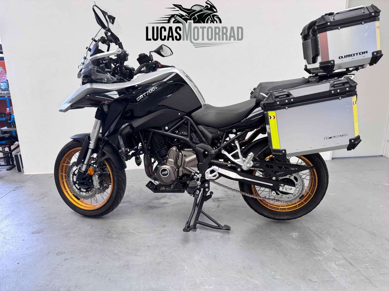 QJ Motor SRT 700 SX