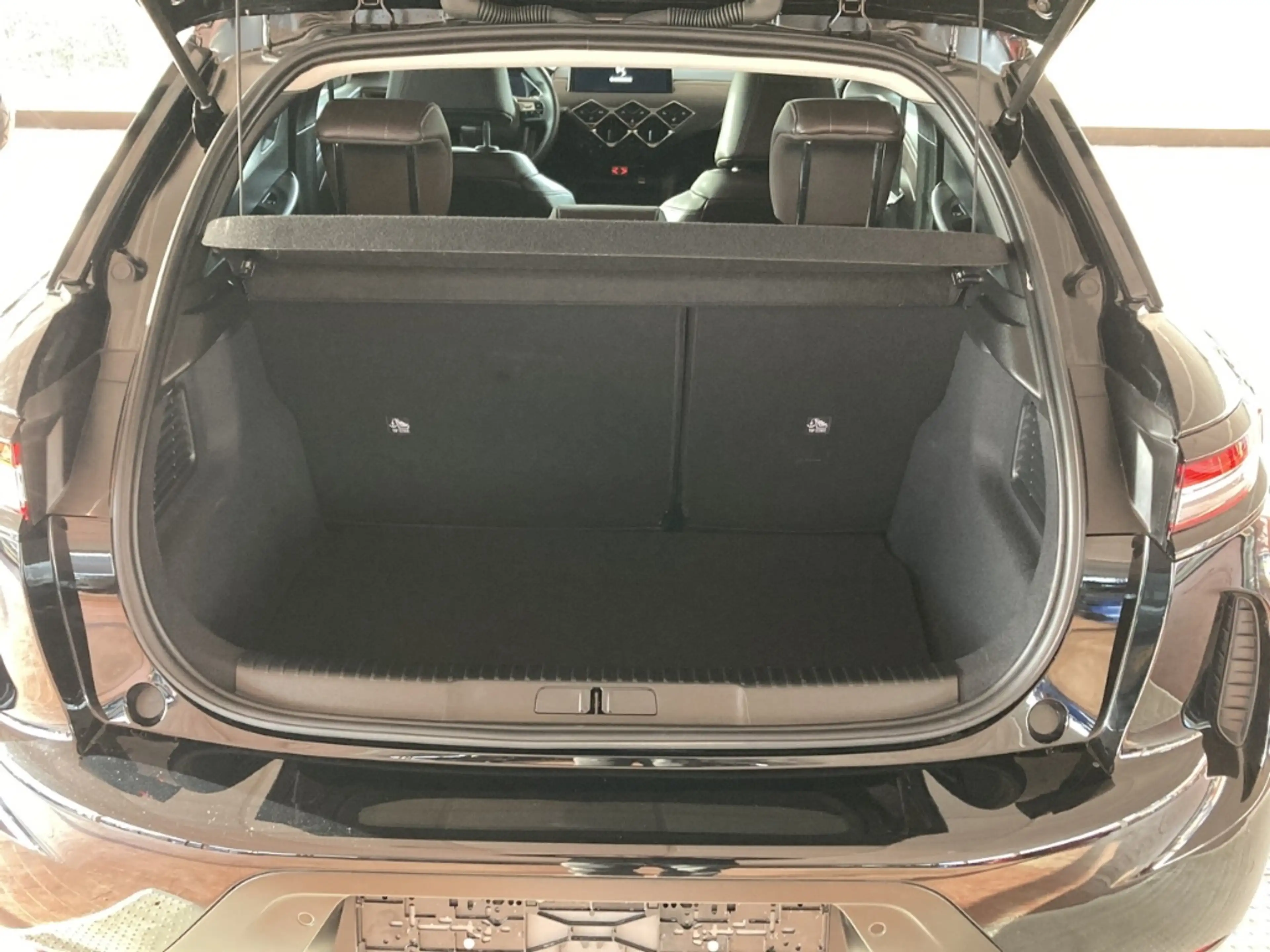 DS Automobiles DS 3 Mild-Hybrid Antoine de Saint Exupery Leder — photo 6