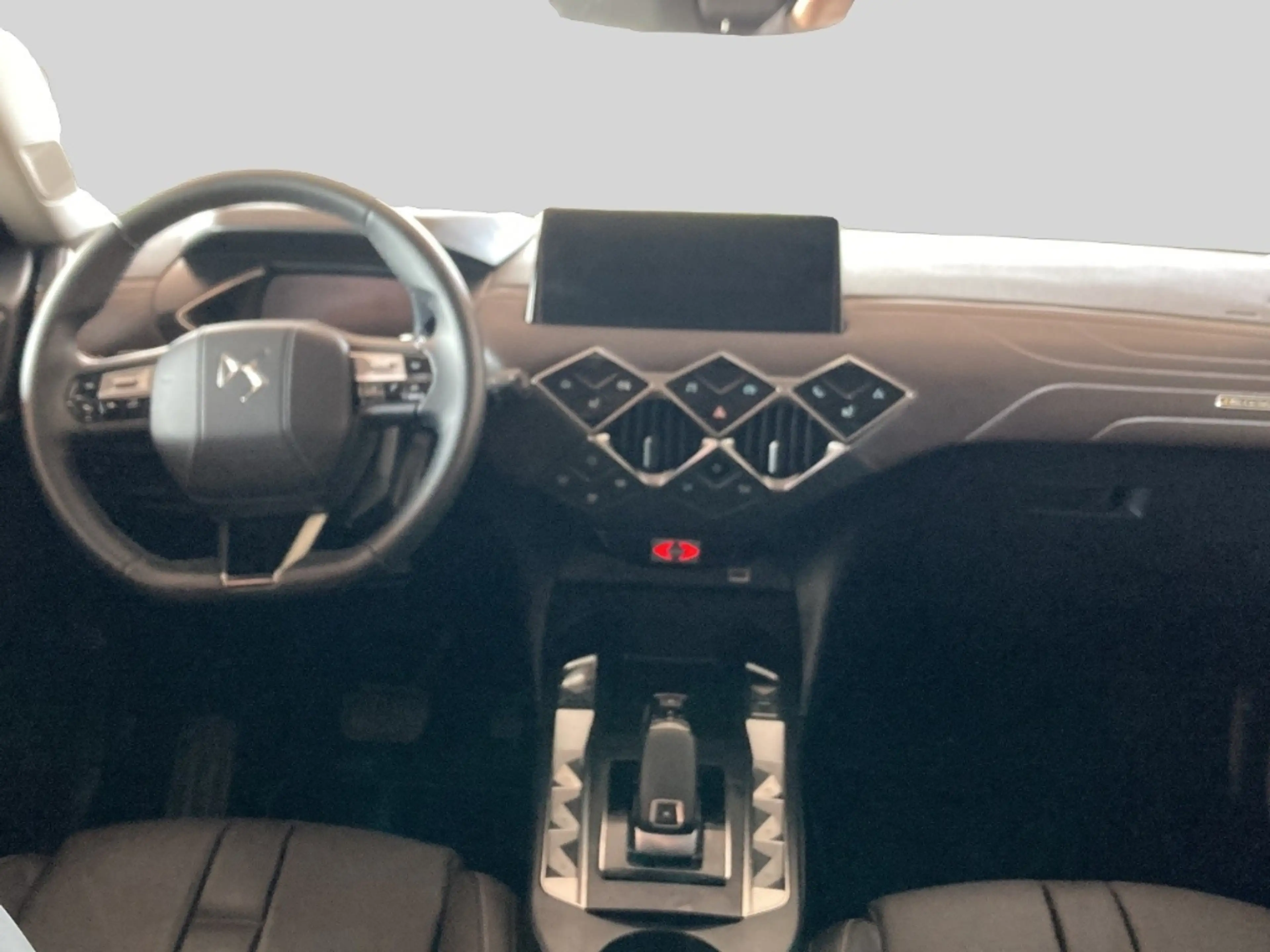 DS Automobiles DS 3 Mild-Hybrid Antoine de Saint Exupery Leder — photo 15
