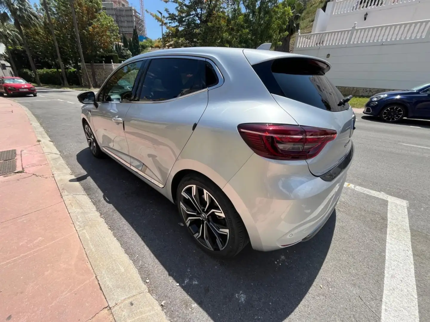 Renault Clio E-TECH Híbrido SL103kW Grijs - 2