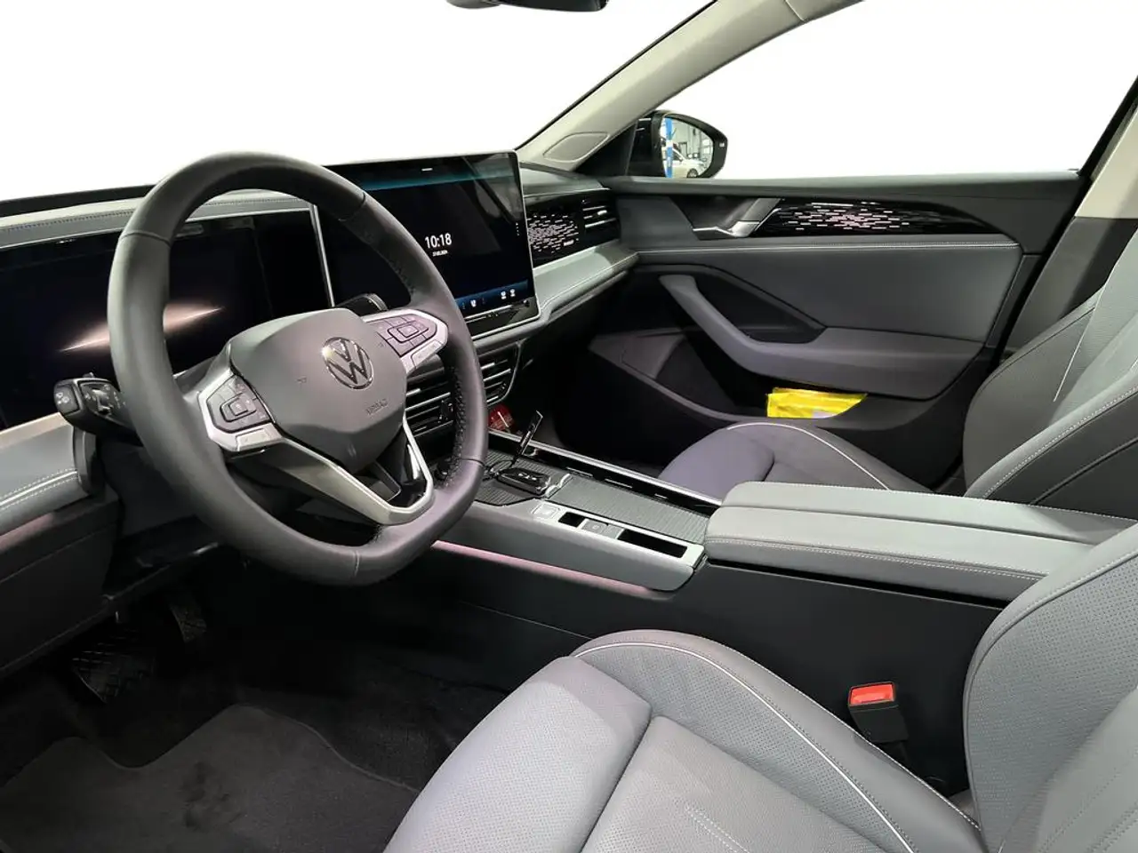 Volkswagen Passat Passat Elegance Buisness Premium 1.5 TSI mHEV ACT OPF 110 kW (150 ch) 7 vitesse DSG 4