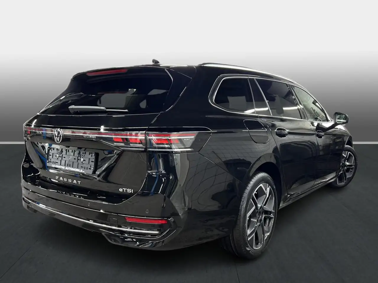 Volkswagen Passat Passat Elegance Buisness Premium 1.5 TSI mHEV ACT OPF 110 kW (150 ch) 7 vitesse DSG 17