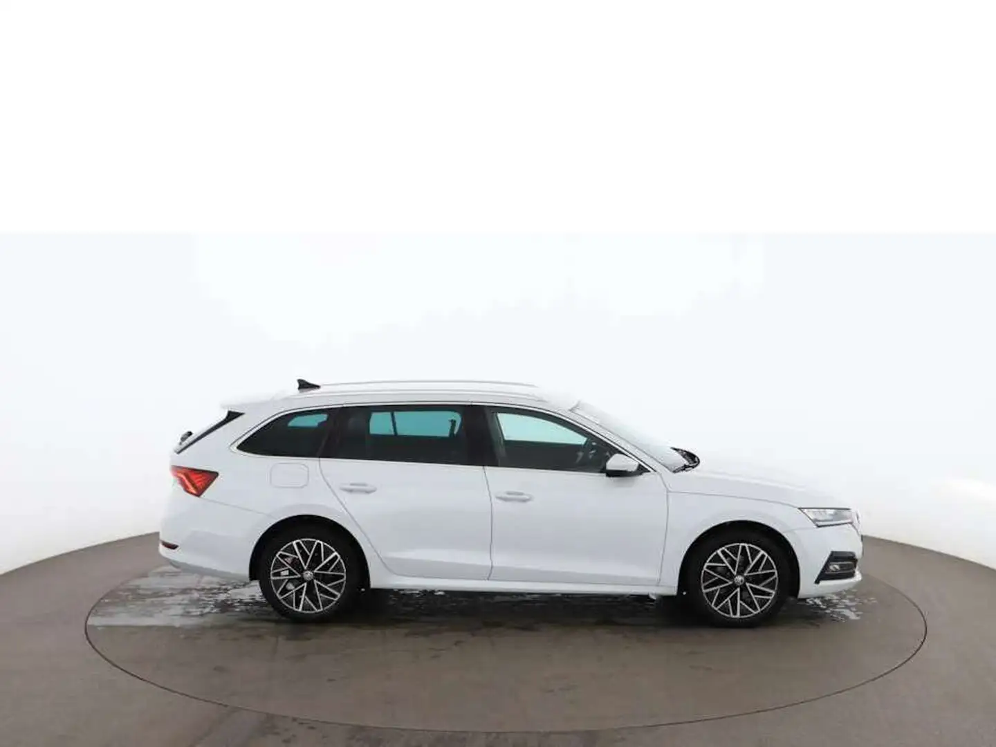 Skoda Octavia Combi 2.0 TDI Ambition LED NAVI SITZHZG Weiß - 2