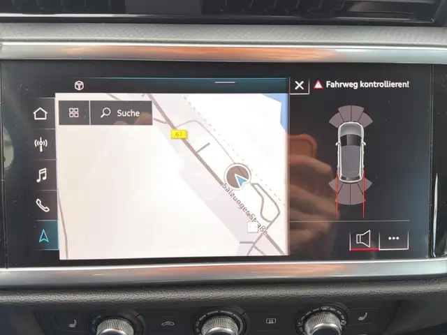 Audi Q3 view 22