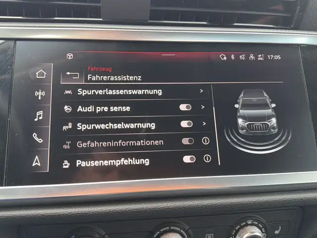 Audi Q3 view 26