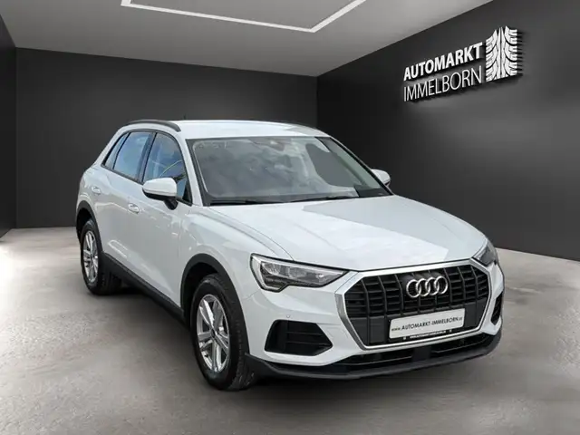Audi Q3 view 2